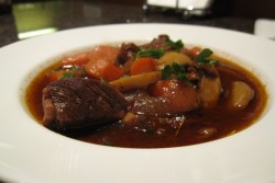 Задушено телешко