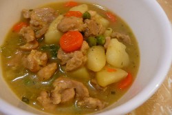 Пиле с грах и картофи