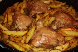 Пиле с картофи